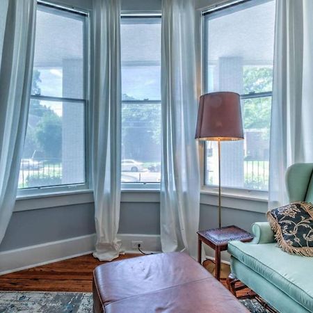 Elegant Colonial With Lovely Details And Character Memphis Exterior photo